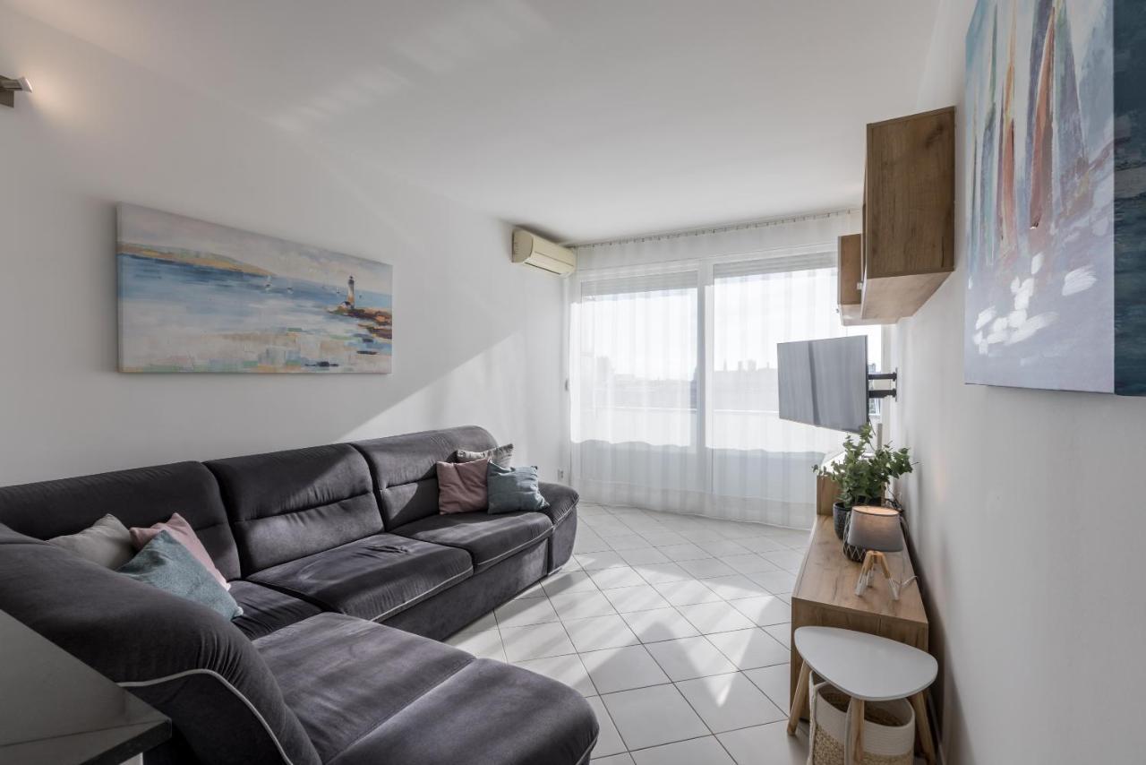 Sundowners Apartment, 52Qm, Double & Single Bed, 10 Min From Old Town Of Split Kültér fotó