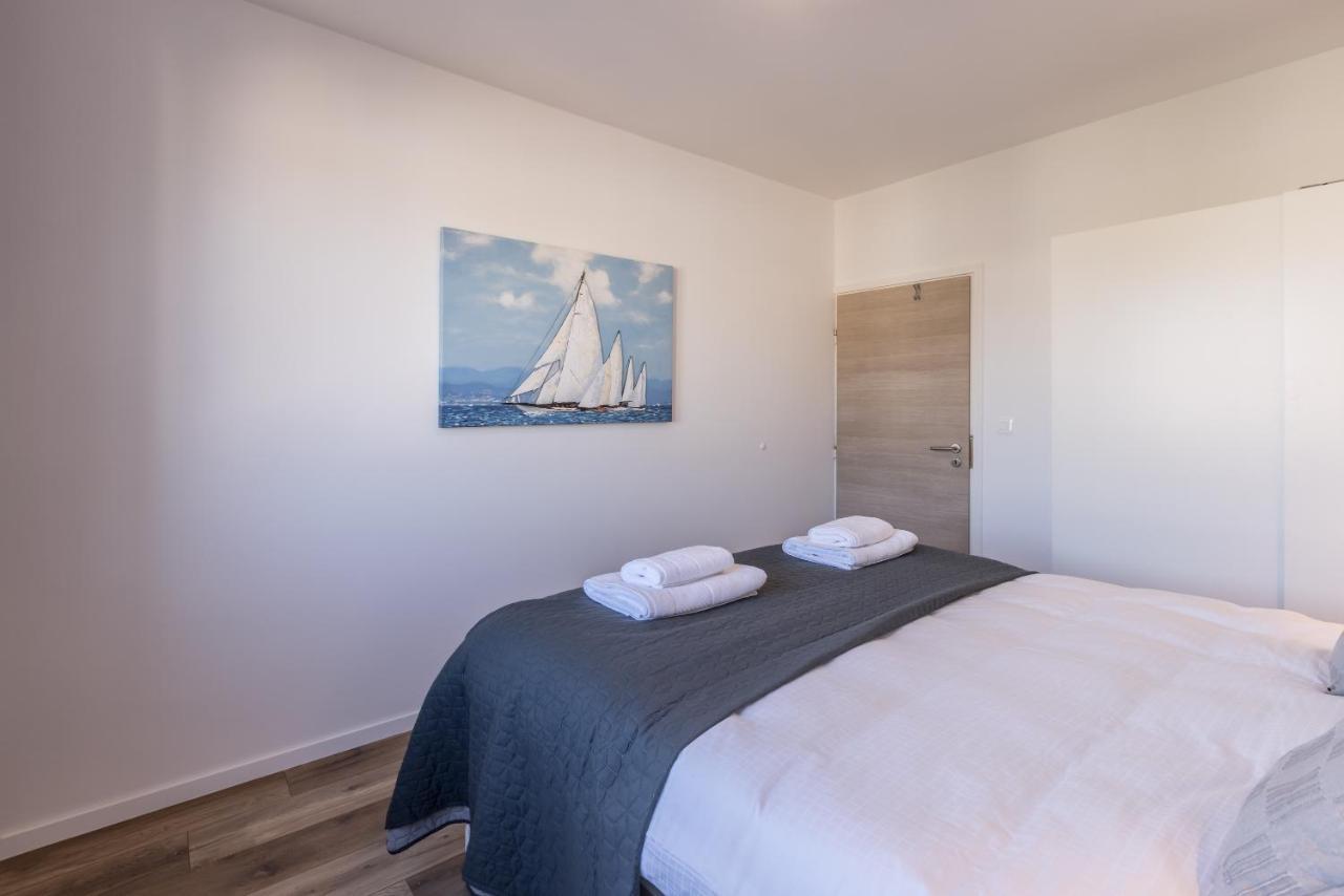 Sundowners Apartment, 52Qm, Double & Single Bed, 10 Min From Old Town Of Split Kültér fotó