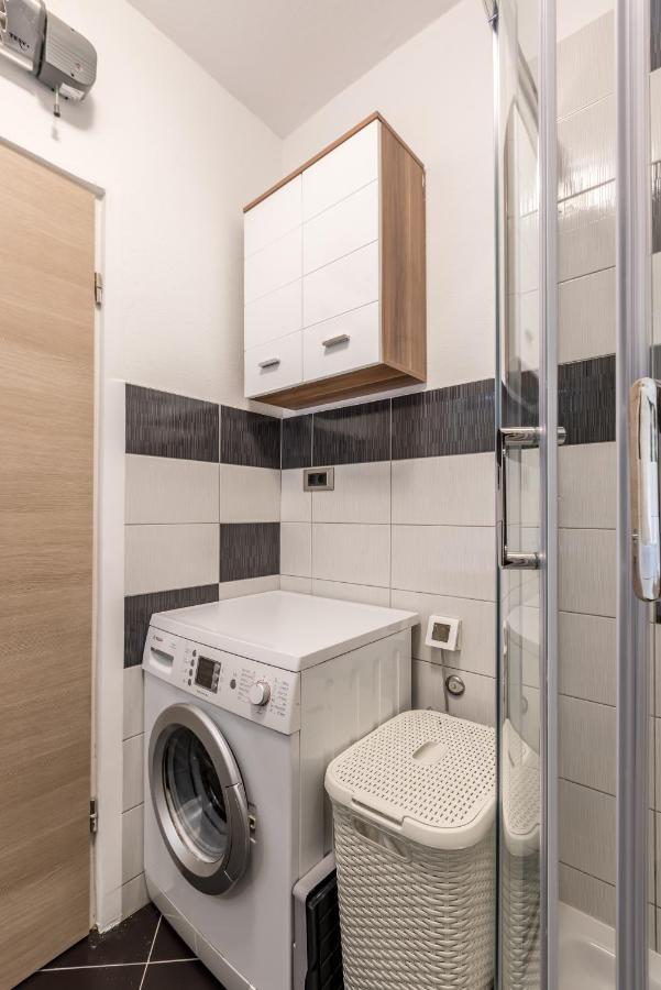 Sundowners Apartment, 52Qm, Double & Single Bed, 10 Min From Old Town Of Split Kültér fotó